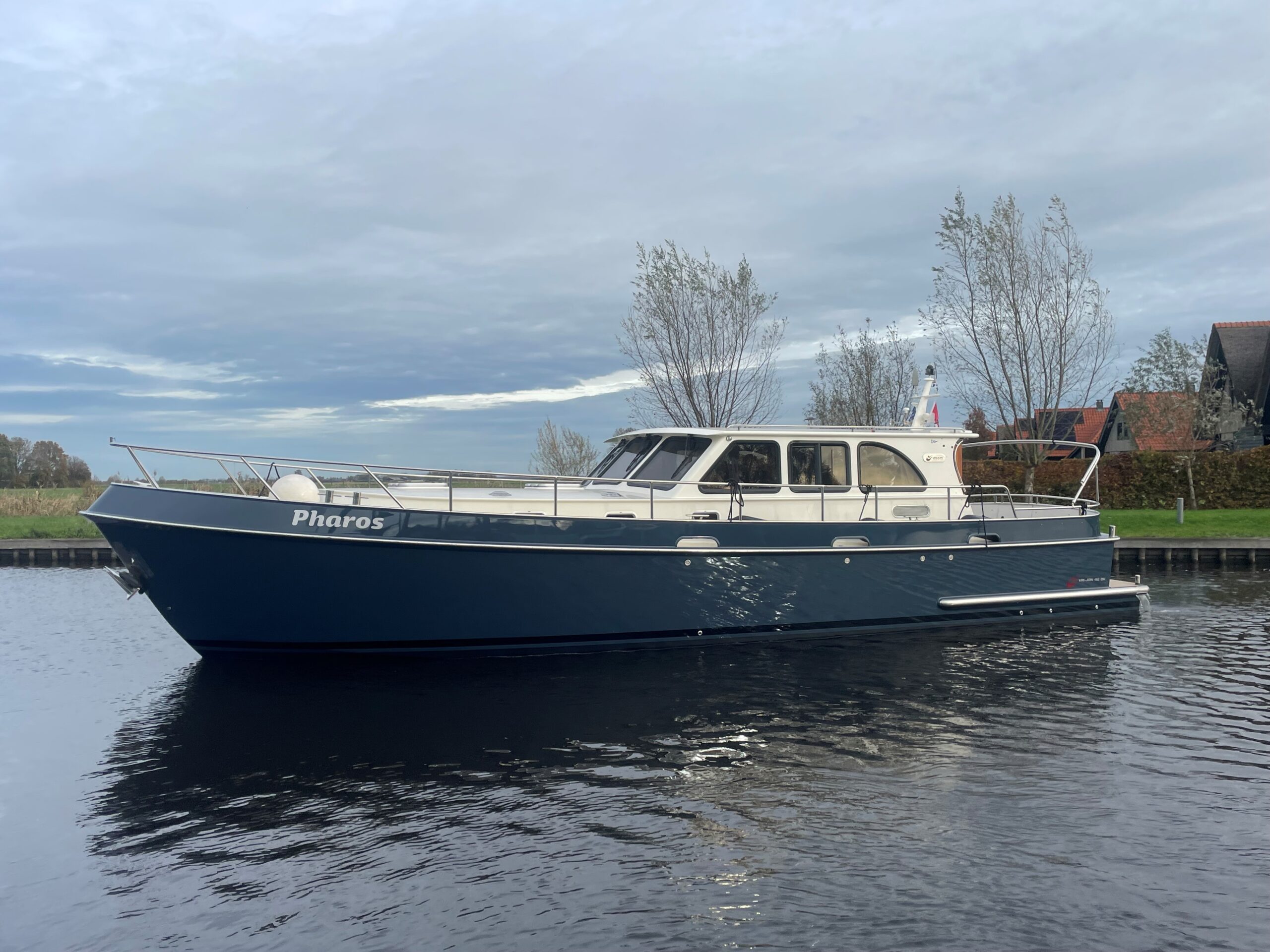 yacht-refit-blue